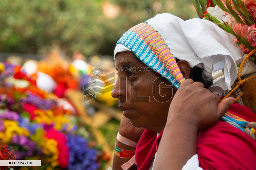 Medellin 'Feria de las Flores' - Silleteros Parade