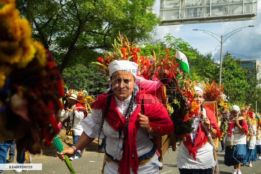 Medellin 'Feria de las Flores' - Silleteros Parade