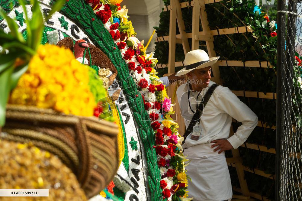Medellin 'Feria de las Flores' - Silleteros Parade