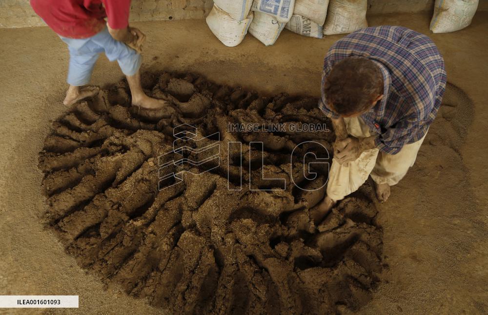 Production Of Clay Musical Drum - Kashimir