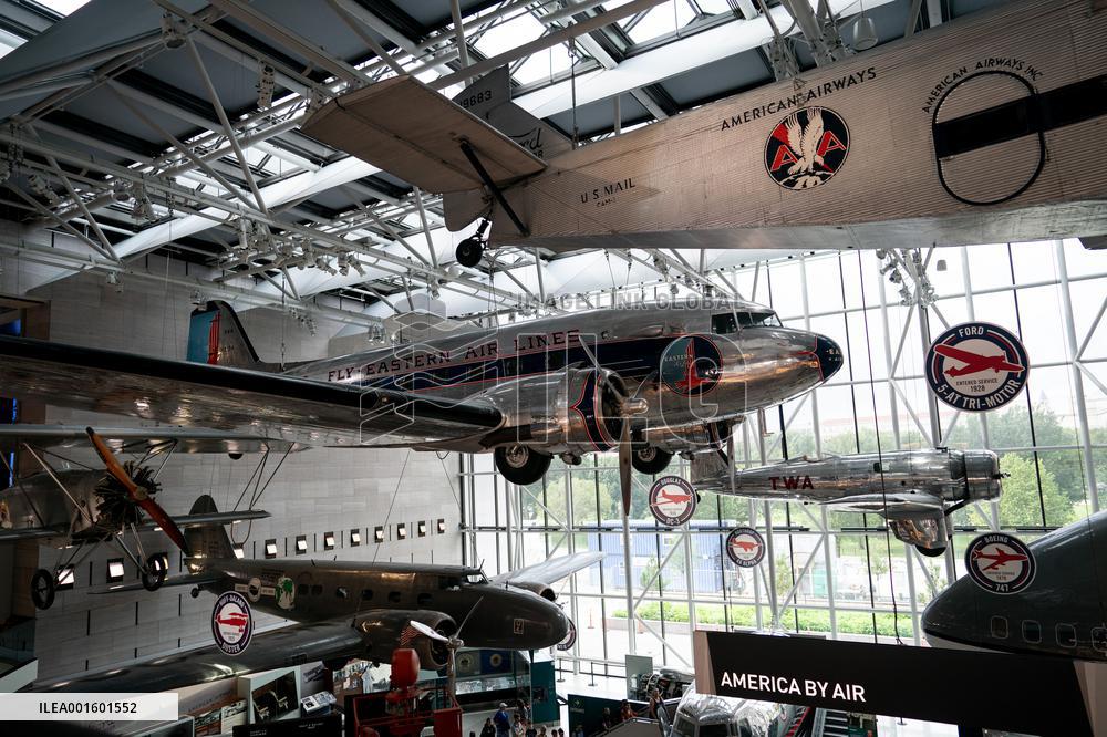 U.S.-WASHINGTON, D.C.-NATIONAL AIR AND SPACE MUSEUM