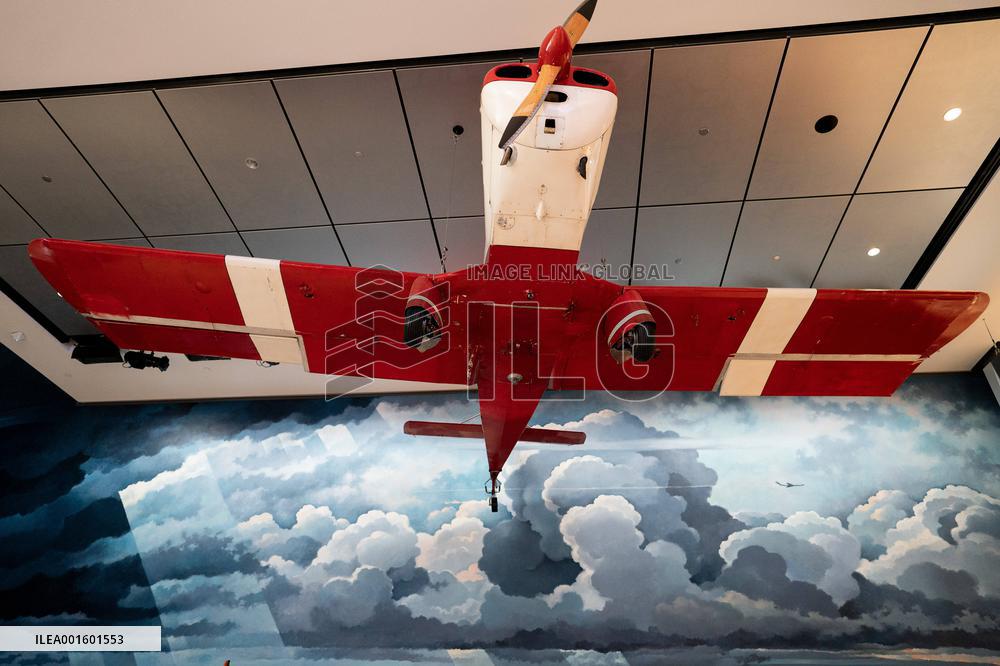 U.S.-WASHINGTON, D.C.-NATIONAL AIR AND SPACE MUSEUM