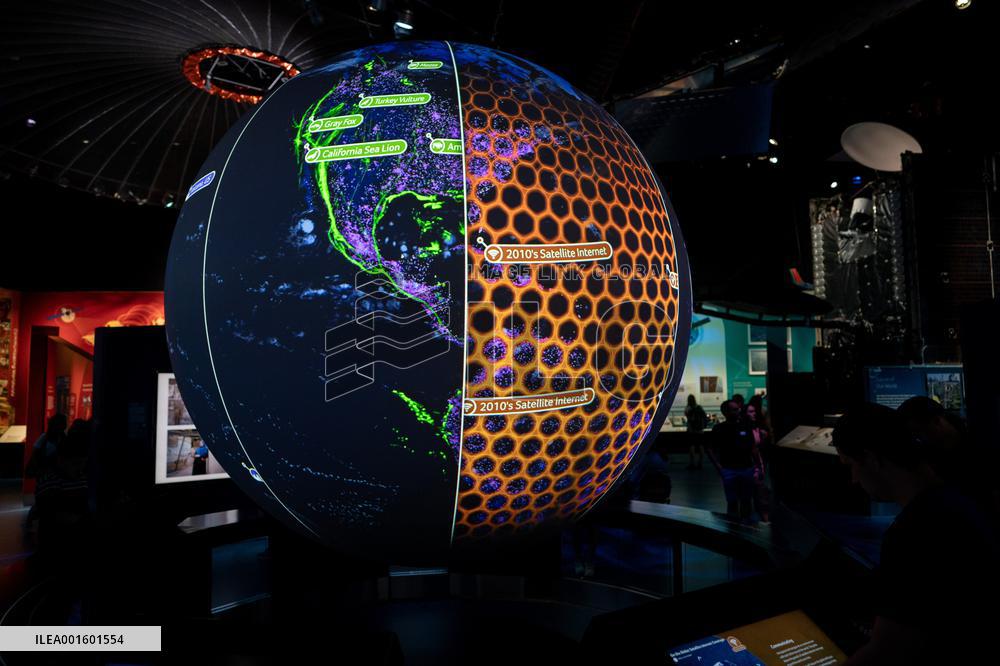 U.S.-WASHINGTON, D.C.-NATIONAL AIR AND SPACE MUSEUM