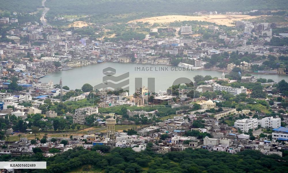 Pushkar Sacred Lake Of The Hindus - Rajasthan