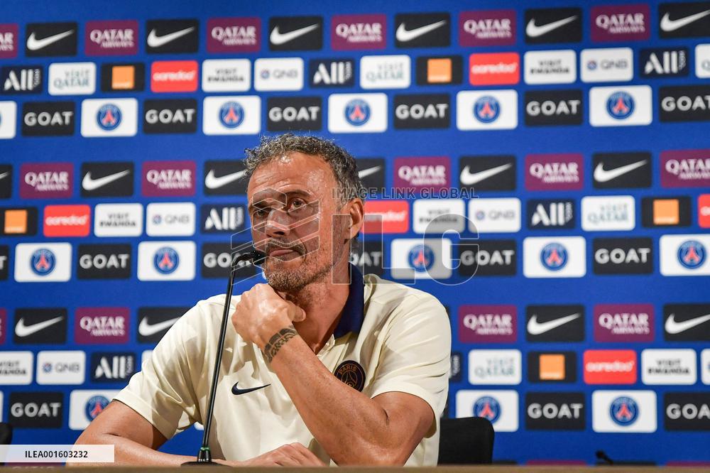 PSG Press Conference - Poissy