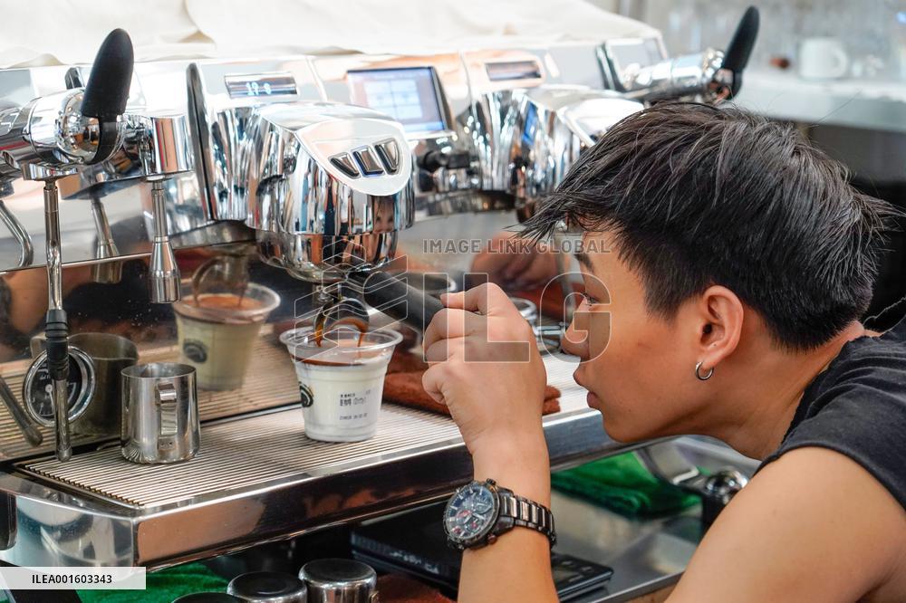 CHINA-SHANGHAI-COFFEE-HEARING-IMPAIRED PEOPLE (CN)