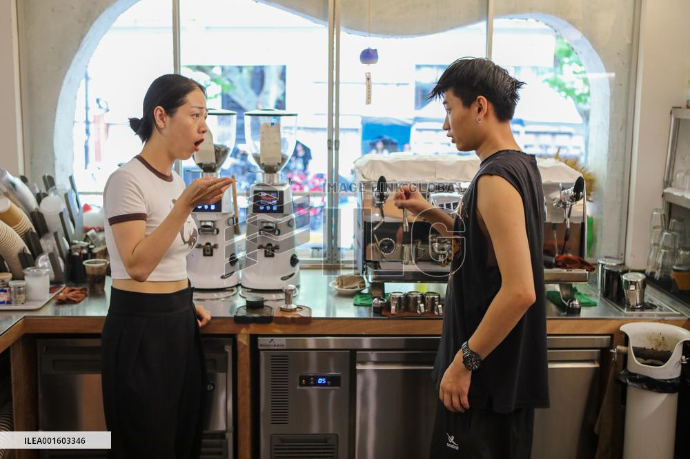 CHINA-SHANGHAI-COFFEE-HEARING-IMPAIRED PEOPLE (CN)
