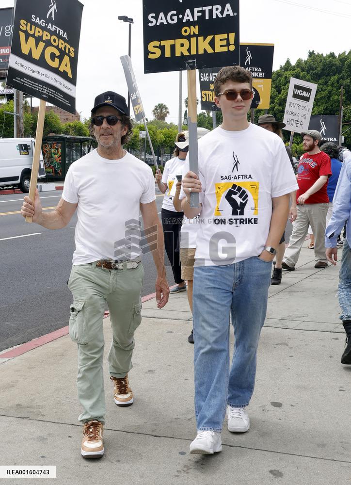 SAG-AFTRA and WGA Strike outside Paramount Studios