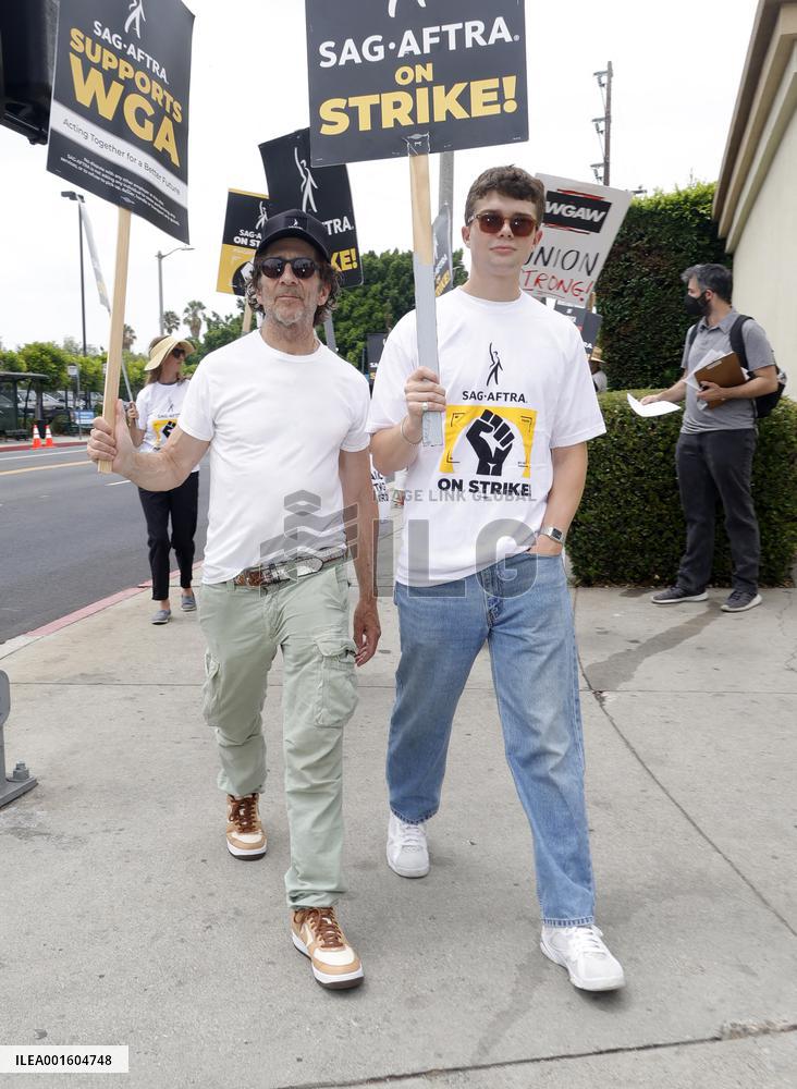 SAG-AFTRA and WGA Strike outside Paramount Studios