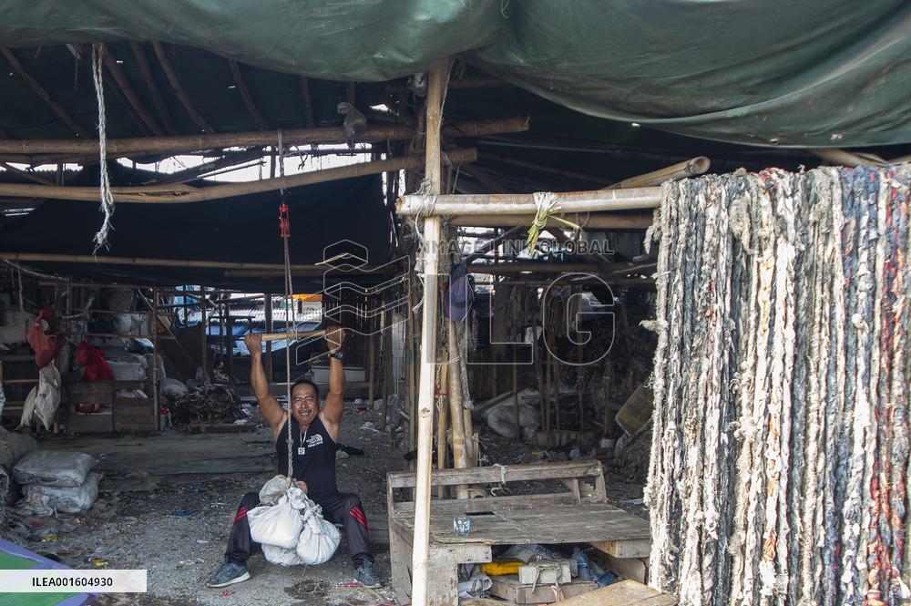 INDONESIA-JAKARTA-FISHING VILLAGE-DAILY LIFE