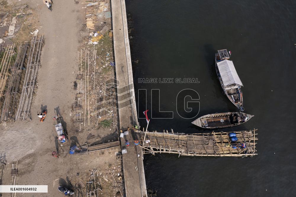 INDONESIA-JAKARTA-FISHING VILLAGE-DAILY LIFE