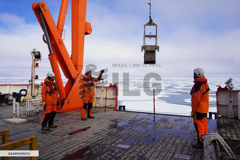 (EyesonSci)CHINA-XUELONG-ARCTIC OCEAN EXPEDITION-FIRST PHASE-COMPLETION (CN)