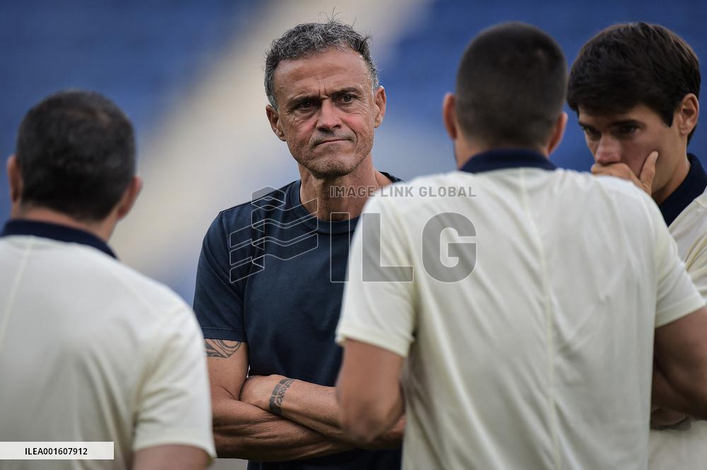 Celebrities watch the PSG vs FC Lorient football match - Paris