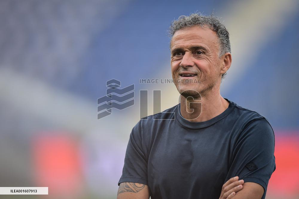Celebrities watch the PSG vs FC Lorient football match - Paris