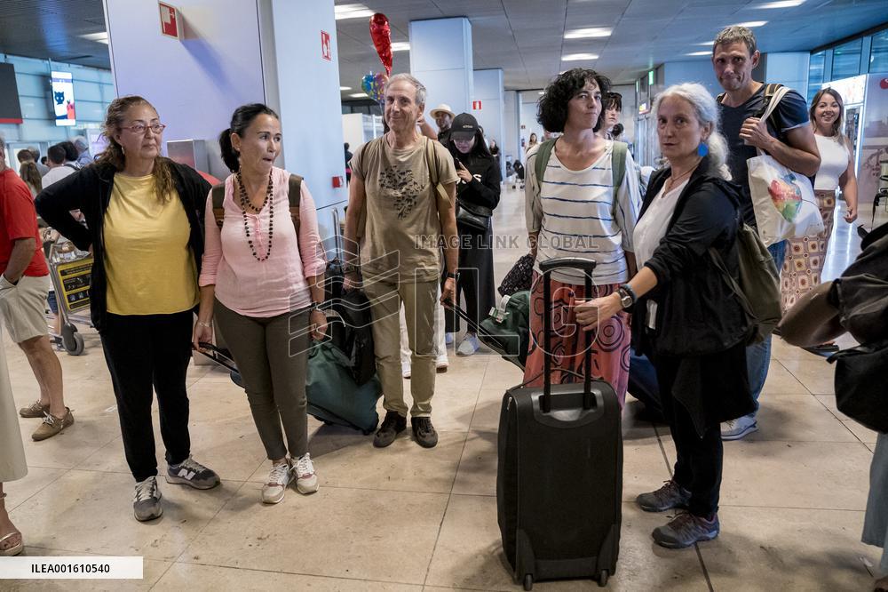 Spanish Tourists Stranded In Ethiopia Arrive In The Country