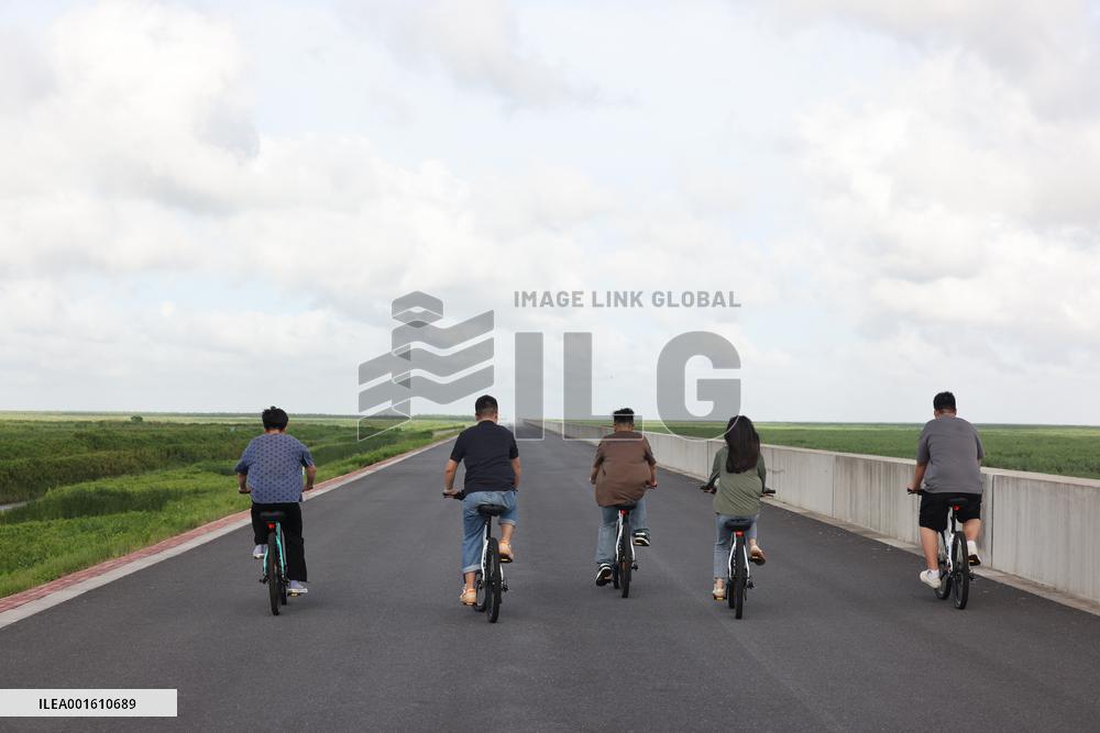 CHINA-YANGTZE RIVER ESTUARY-VIEWS (CN)