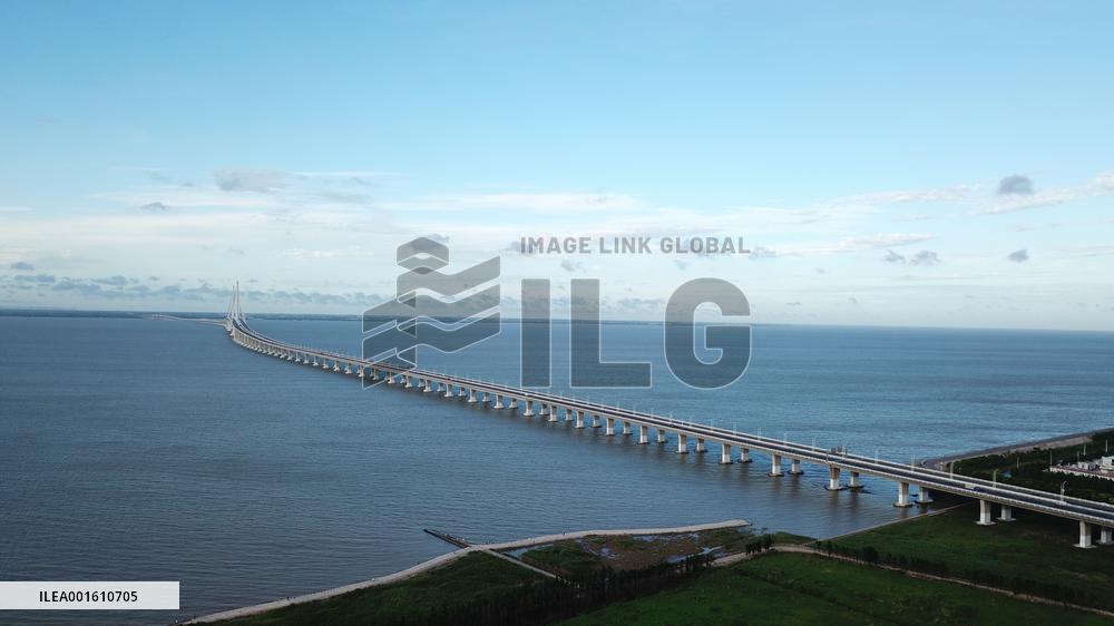 CHINA-YANGTZE RIVER ESTUARY-VIEWS (CN)