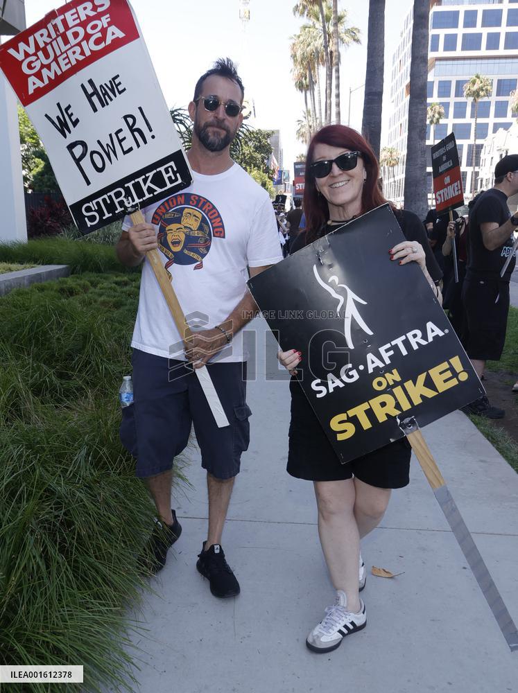 SAG-Aftra And The WGA Picket At Netflix Offices - LA