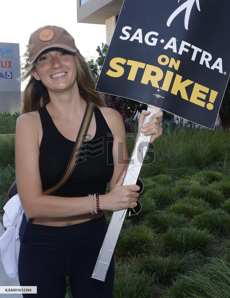 SAG-Aftra And The WGA Picket At Netflix Offices - LA
