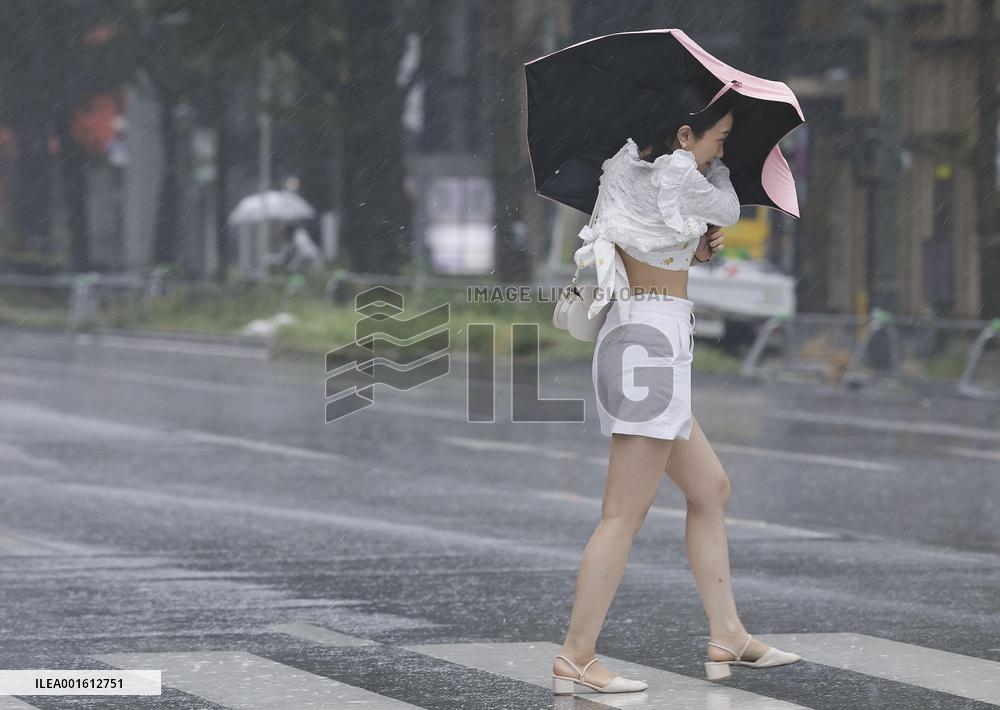 Typhoon Lan hits western Japan