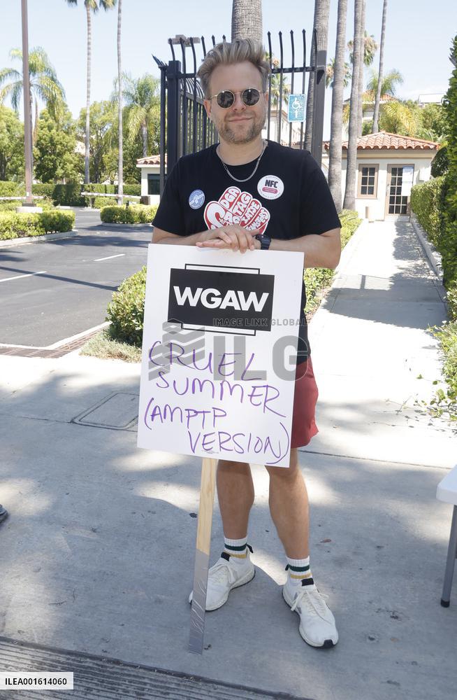 Celebs Join SAG-WGA Strike - LA