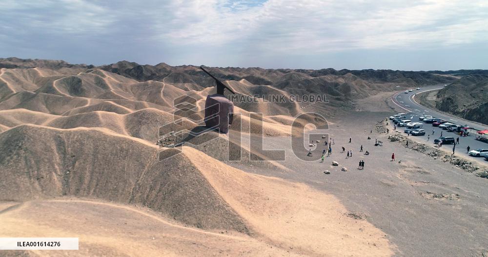 The Emperor in Han Dynasty Outdoor Sculpture in Guazhou