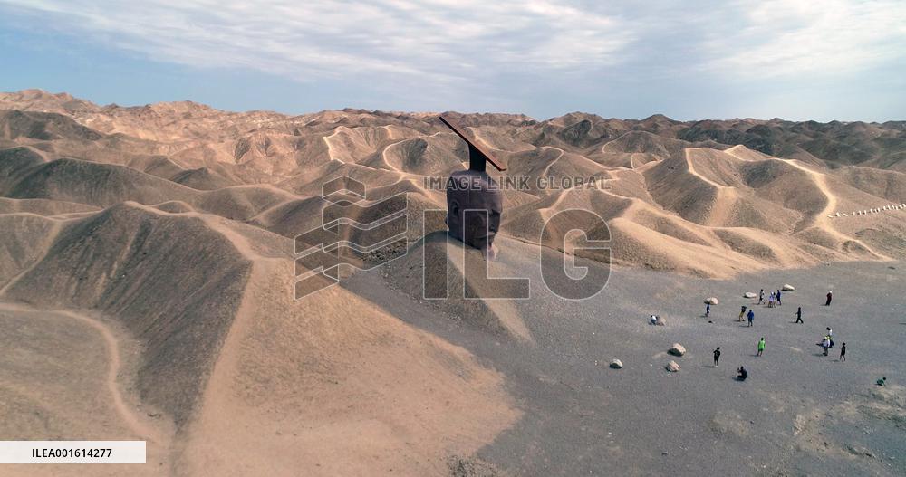 The Emperor in Han Dynasty Outdoor Sculpture in Guazhou