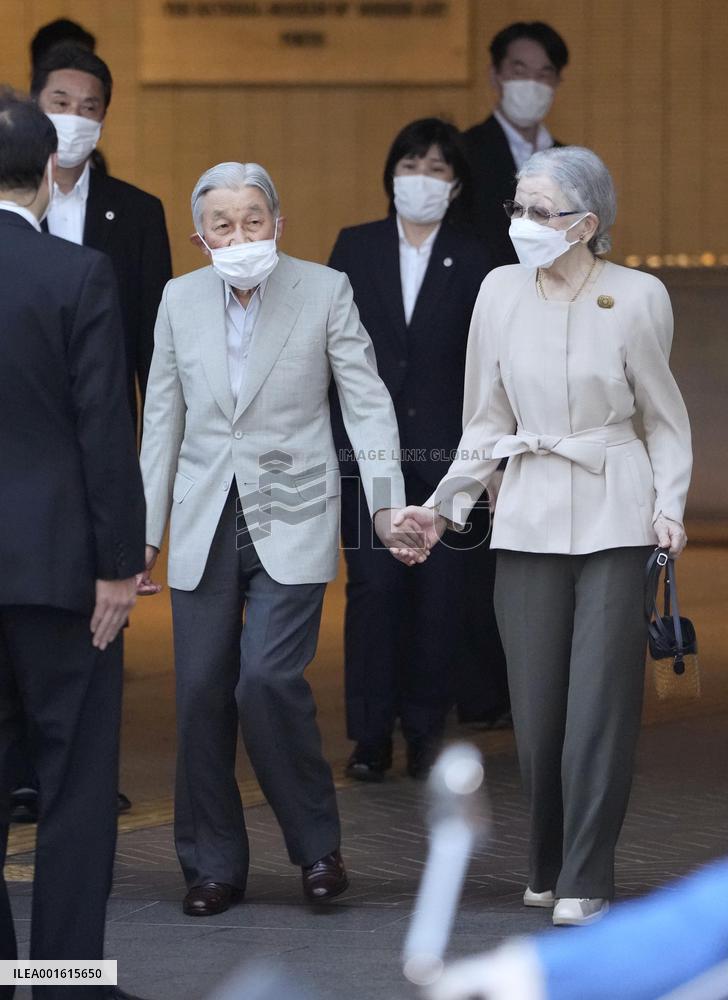 Ex-Japan emperor, empress