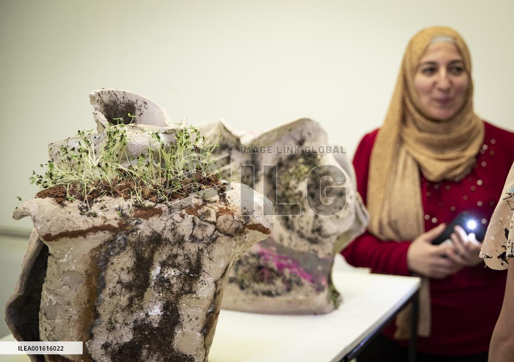 MIDEAST-JERUSALEM-BEZALEL ACADEMY-EXHIBITION