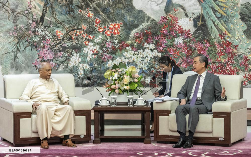 CHINA-YUNNAN-WANG YI-SRI LANKA-PM-MEETING(CN)