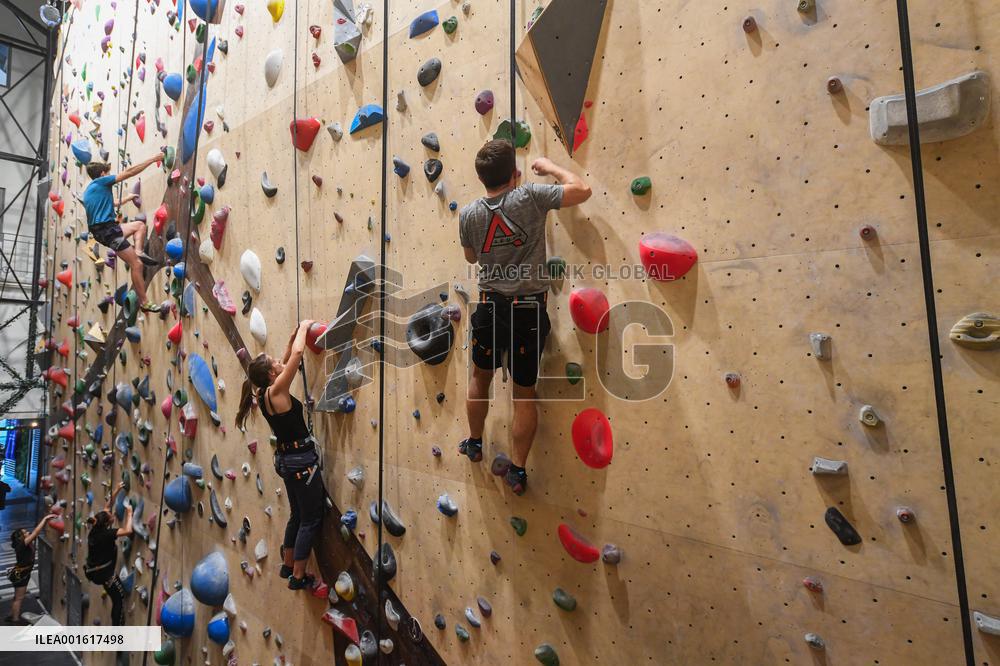 19th Century Church Transformed Into A Climbing Wall - Paris