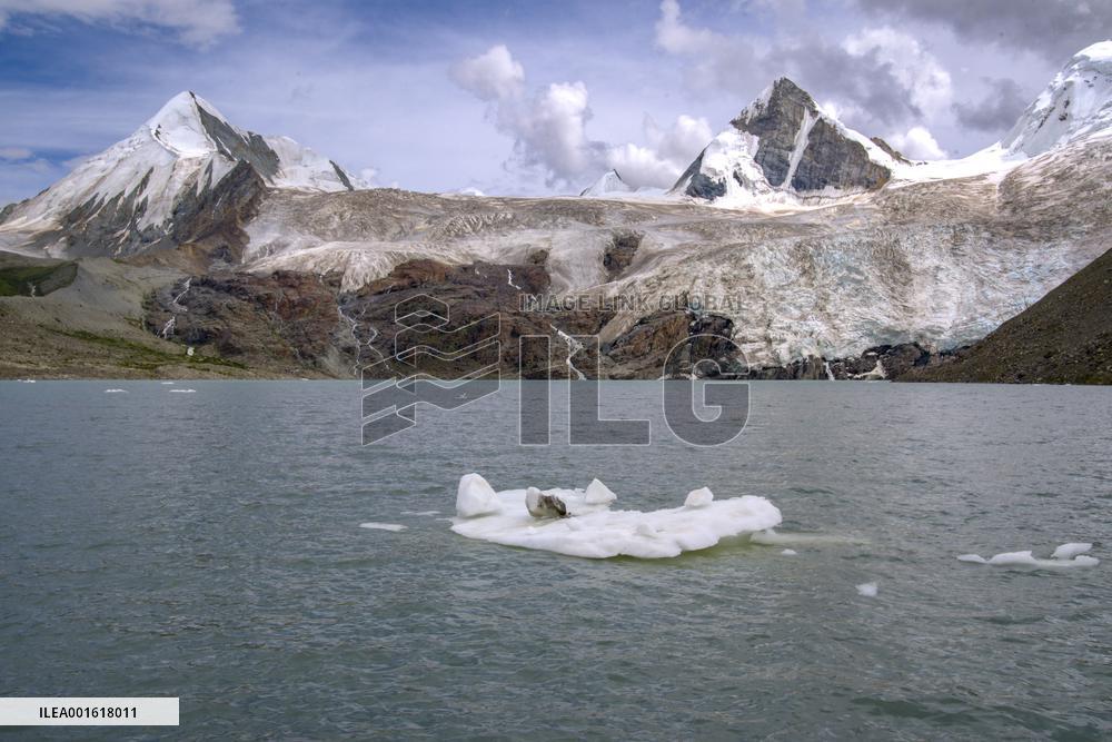 CHINA-TIBET-SNOW MOUNTAIN-SCENERY (CN)