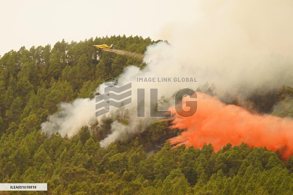 7,600 People Evacuated In Tenerife In The Fire - Spain