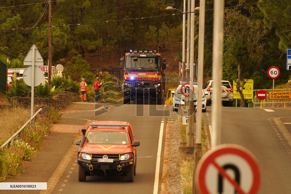 7,600 People Evacuated In Tenerife In The Fire - Spain