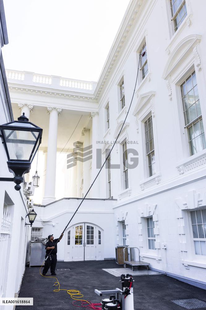 White House window washer