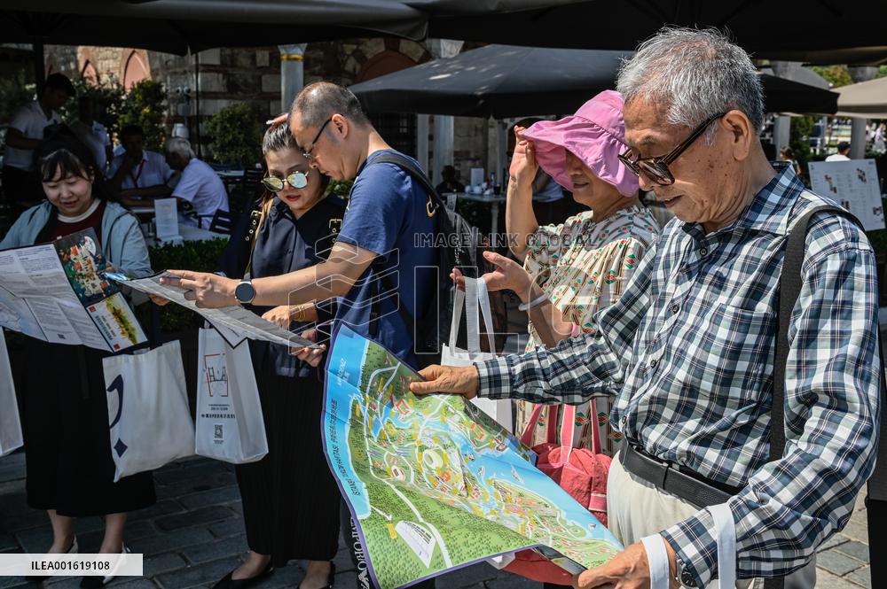 TÜRKIYE-ISTANBUL-FIRST CHINESE TOURIST GROUP