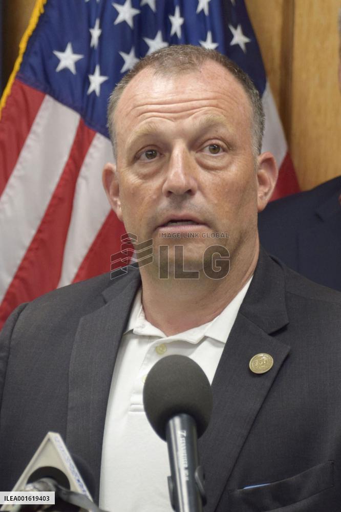 Hawaii Gov. Green speaks over Maui wildfires