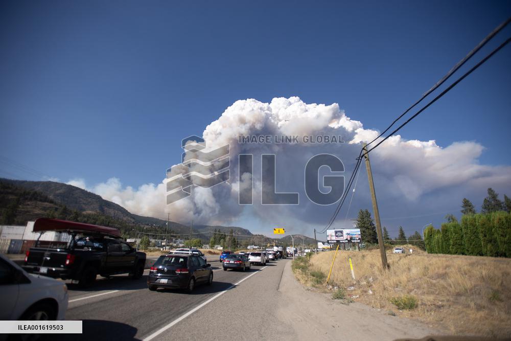 West Kelowna Declares State Of Emergency Over Encroaching Wildfire - Canada