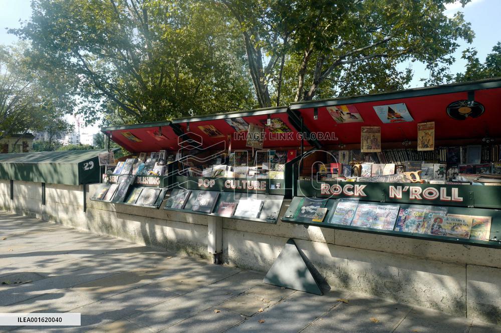 Olympics Threaten To Erase Riverside Booksellers - Paris