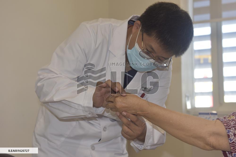 CAMBODIA-PHNOM PENH-CHINESE MEDICAL TEAM