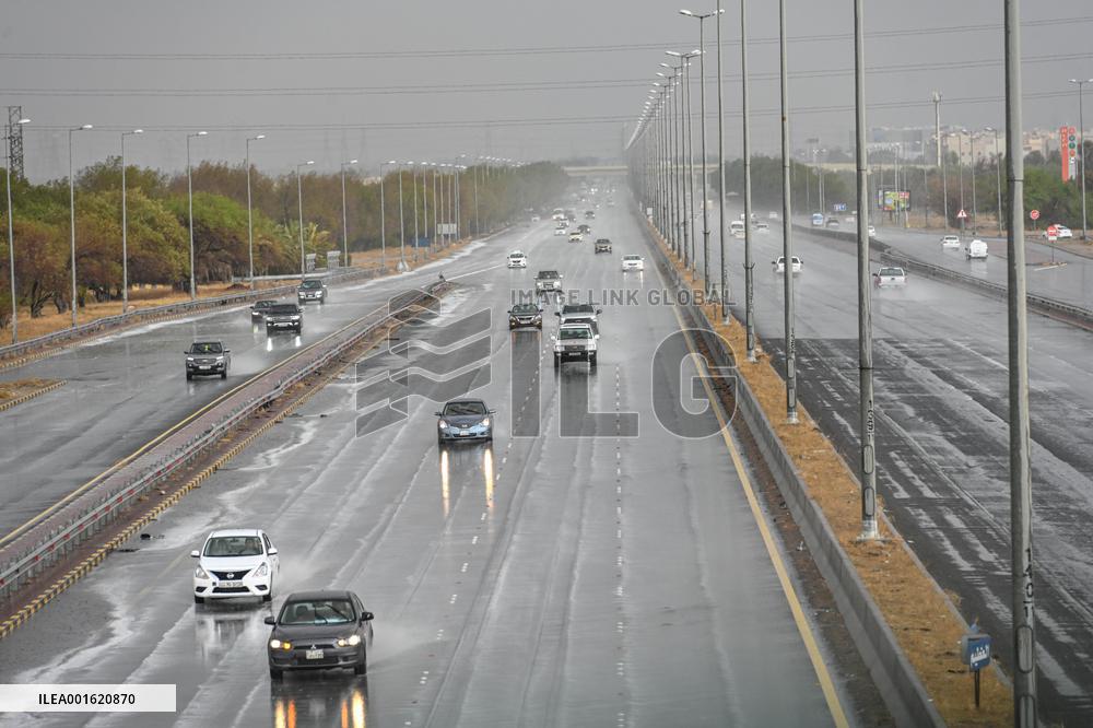 KUWAIT-JAHRA GOVERNORATE-THUNDERSTORM