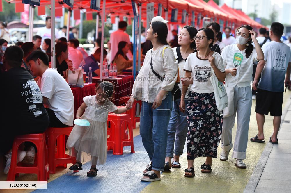 Night Market Job Fair in Fuyang