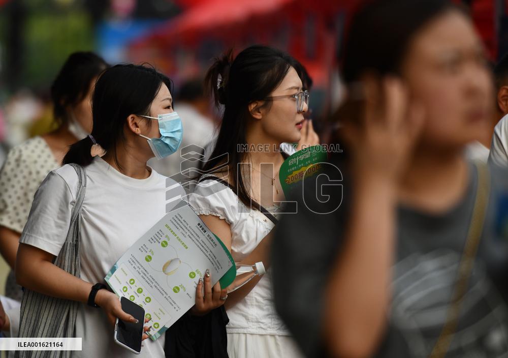 Night Market Job Fair in Fuyang