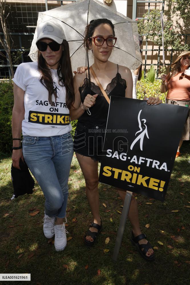 SAG-AFTRA and WGA Strike outside Warner Bros - LA