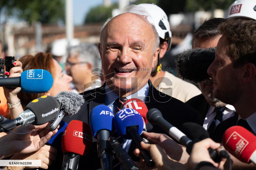 First truss delivered to Notre Dame by a barge cruises along the Seine - Paris