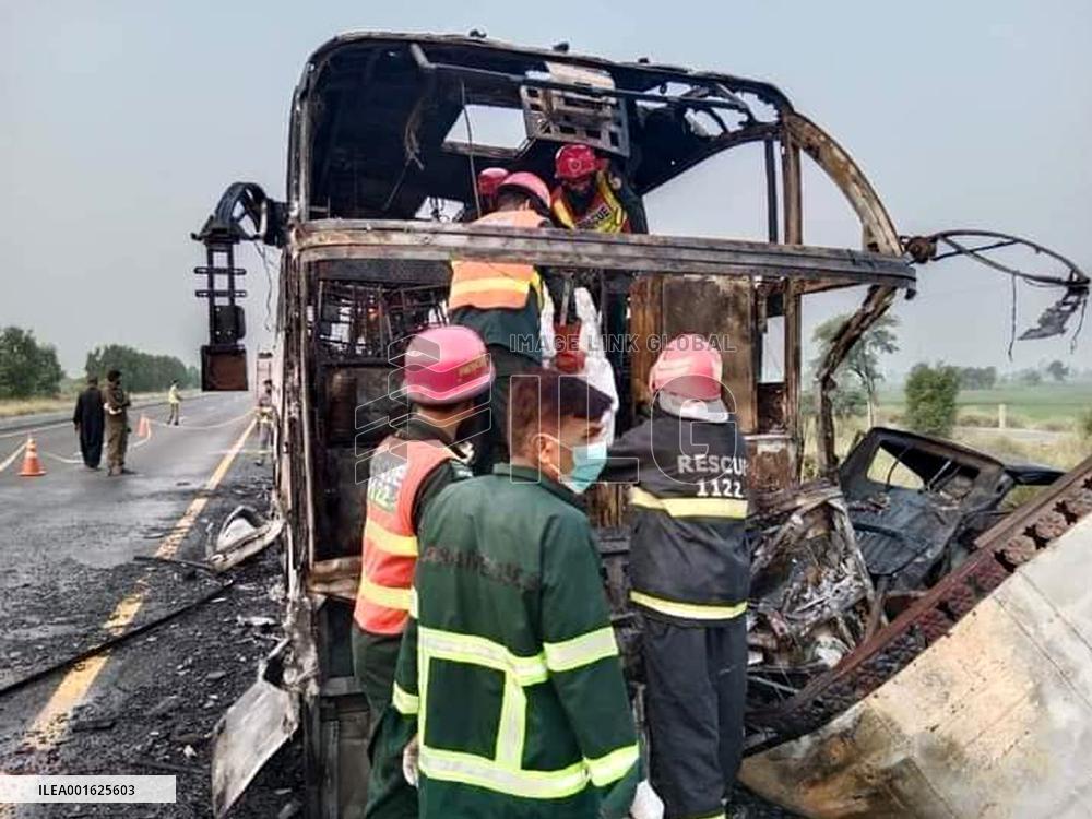 PAKISTAN-HAFIZABAD-BUS-ACCIDENT