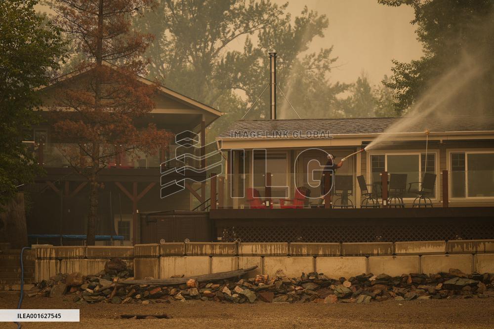 Explosive Wildfire Engulfs Shuswap Lake Region - Canada