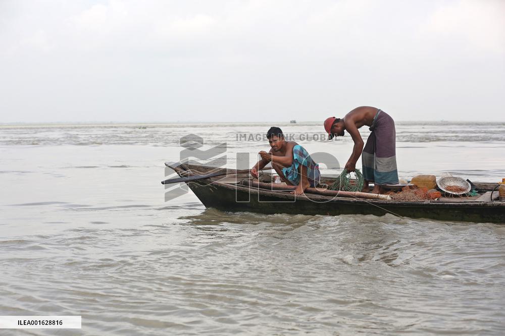 Hilsha Fishing In The Meghna river - Bangladesh