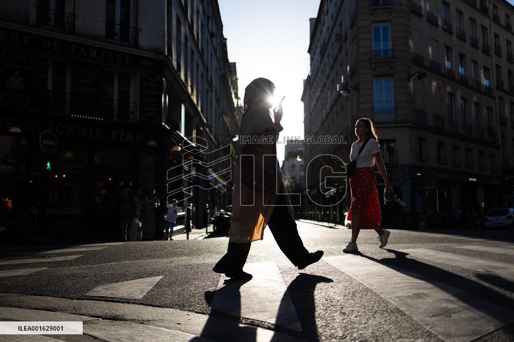 Grands Boulevards area during Summer - Paris