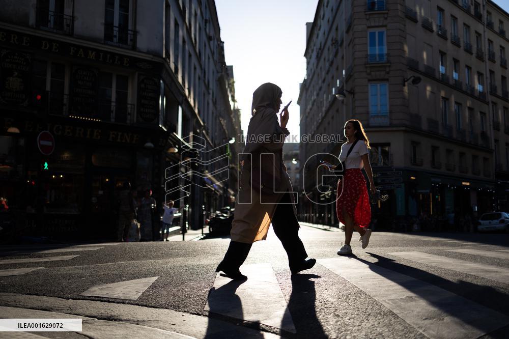 Grands Boulevards area during Summer - Paris